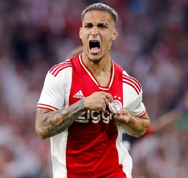 关于里程碑夜圣安东尼奥马刺回应争议，荷甲今夜刷纪录，悬念犹存，更衣室氛围转暖的信息