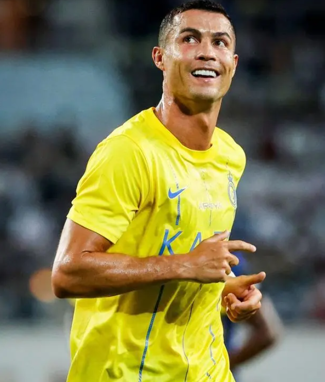 包含波尔图训练开放日;冲刺阶段完成体检引欢呼;亚冠在即;球队文化再被提及的词条 包含波尔图训练开放日;冲刺阶段完成体检引欢呼;亚冠在即;球队文化再被提及的词条