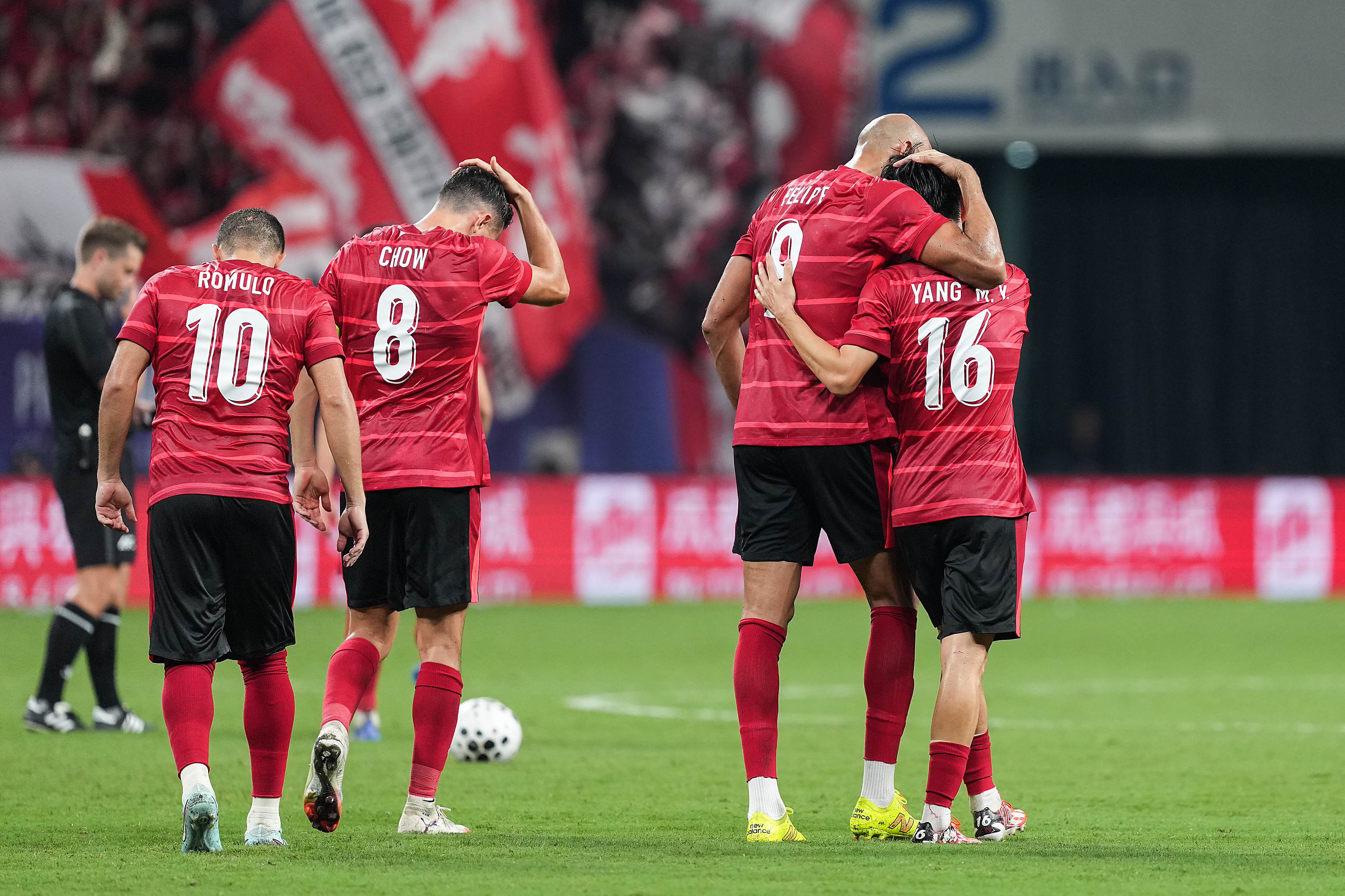 亚冠赛程吃紧；成都蓉城清晨伤情更新；悬念犹存；身体对抗强度拉满的简单介绍